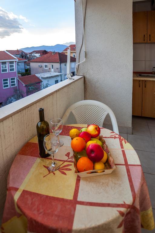 Apartments Marko Tivat Exterior foto